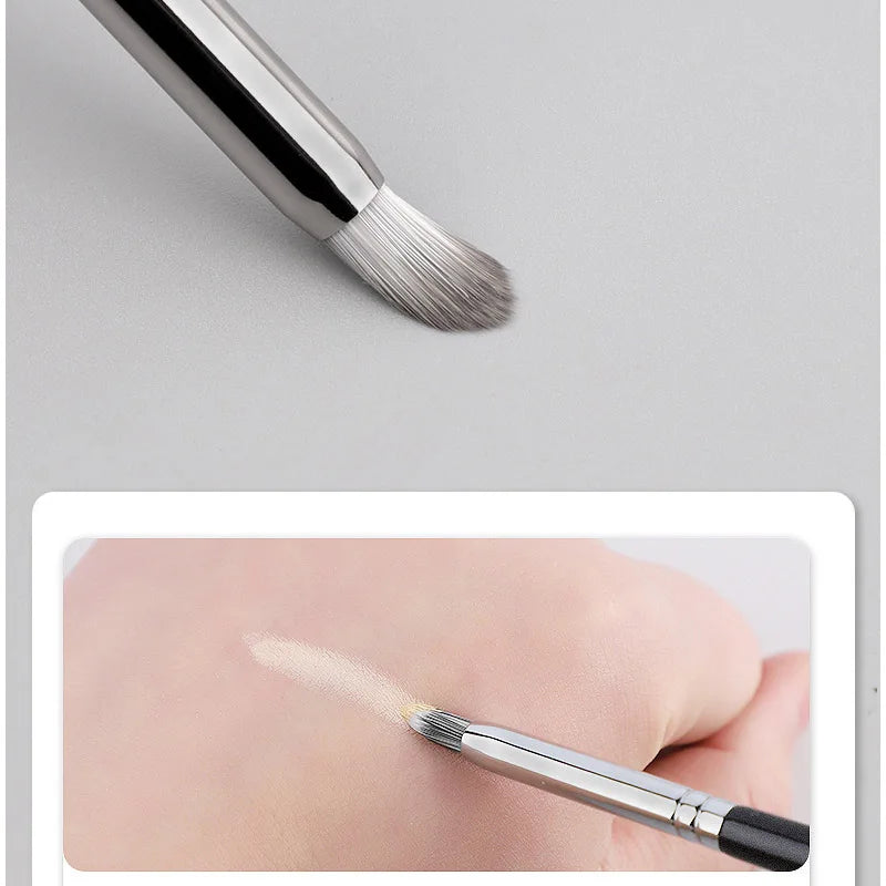 Tapered Precision Eyeshadow & Concealer Brush