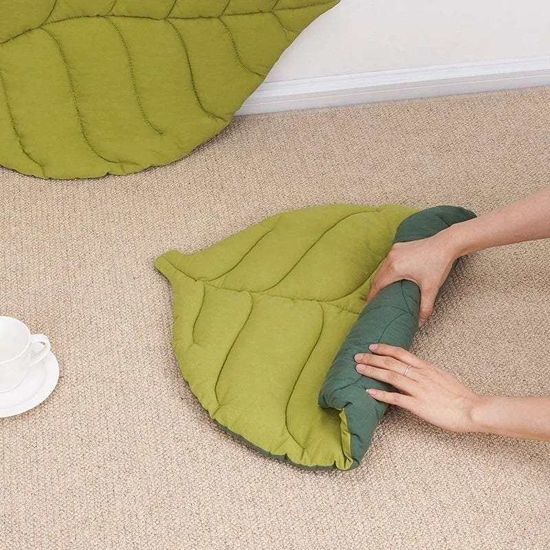 Leaf-Shaped Soft Cotton Cat Bed Mat