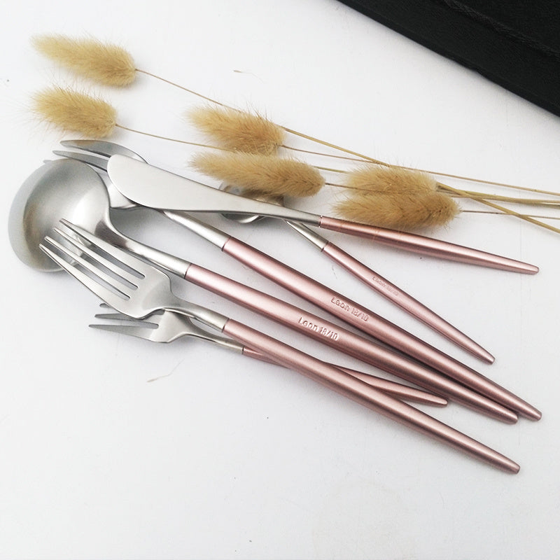 Stainless steel cutlery set