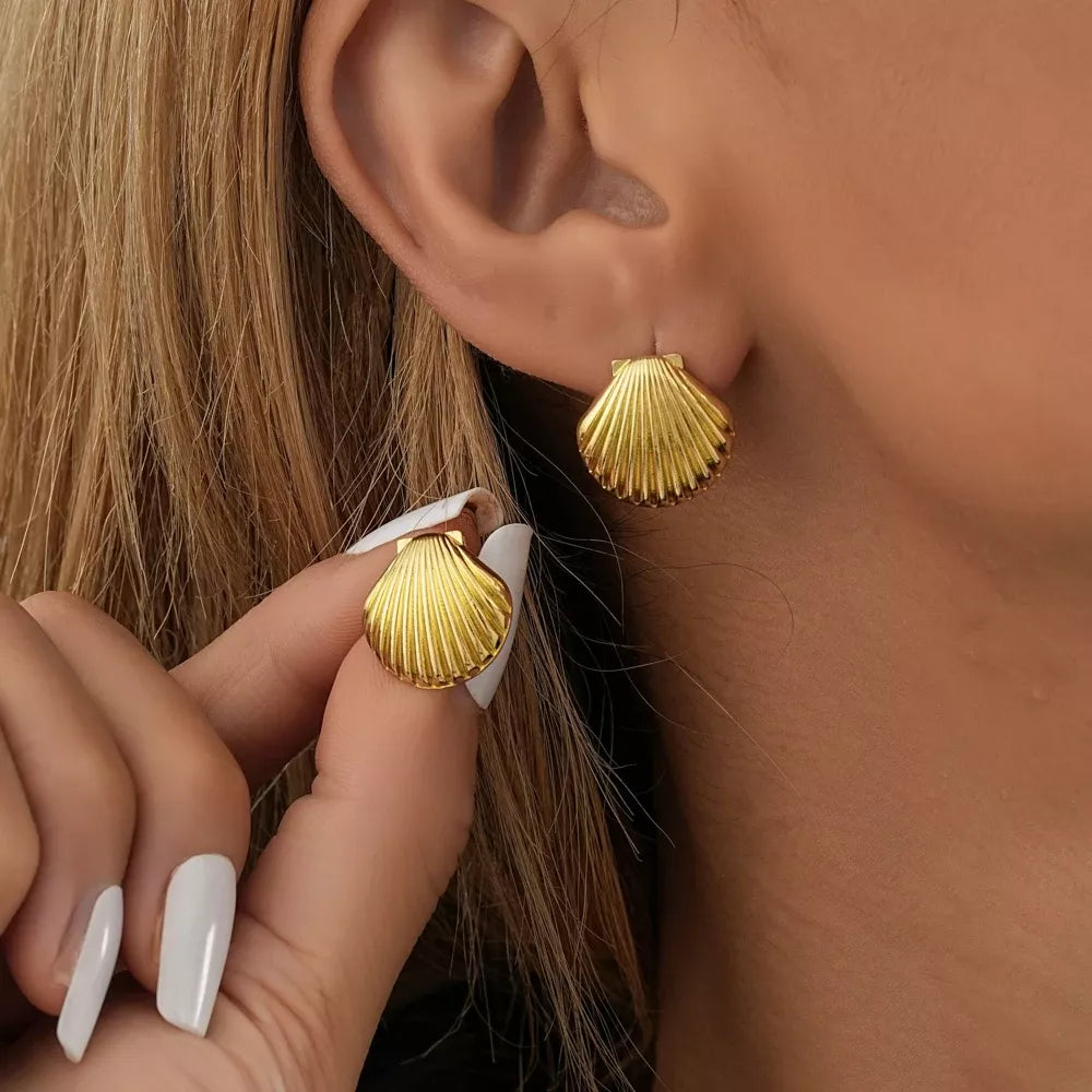 Vintage Shell-Inspired Stud Earrings for Women