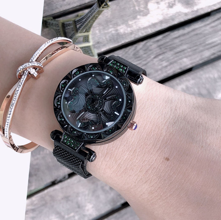 Four-leaf clover running watch female