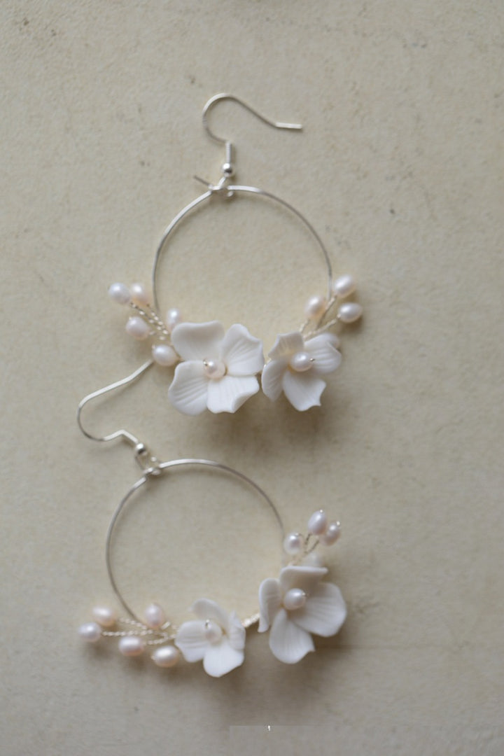 Simple Circle Freshwater Pearl Flower Earrings