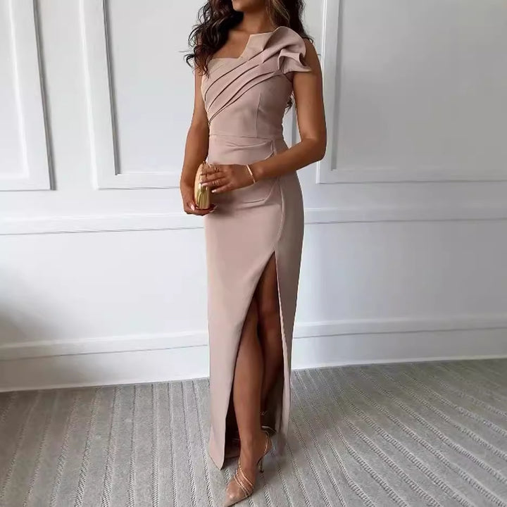 One-shoulder Pleated Waist Slit Solid Color Dress