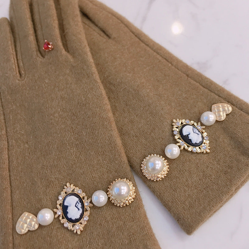 Women's Antique Portrait Pearl Gloves