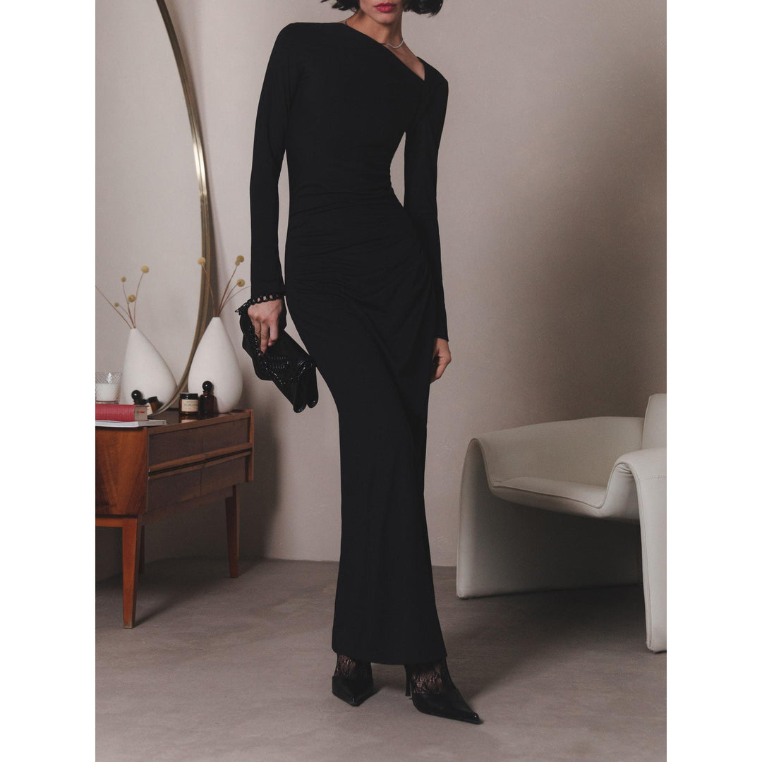 Elegant Black Bodycon Dress with Diagonal Collar