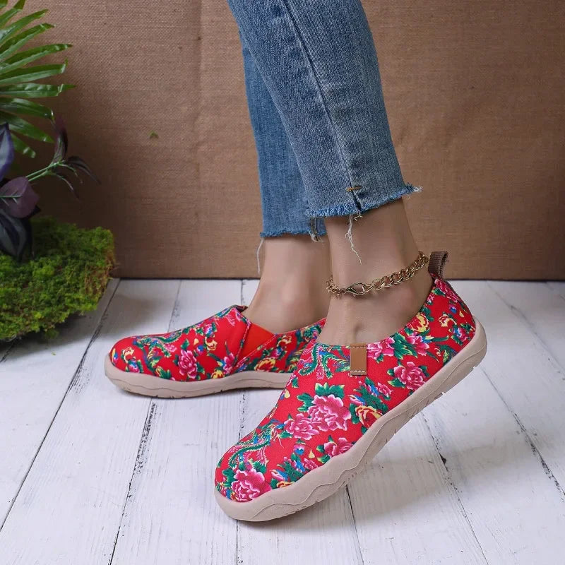 Trendy Women's Slip-On Vulcanized Flat Shoes