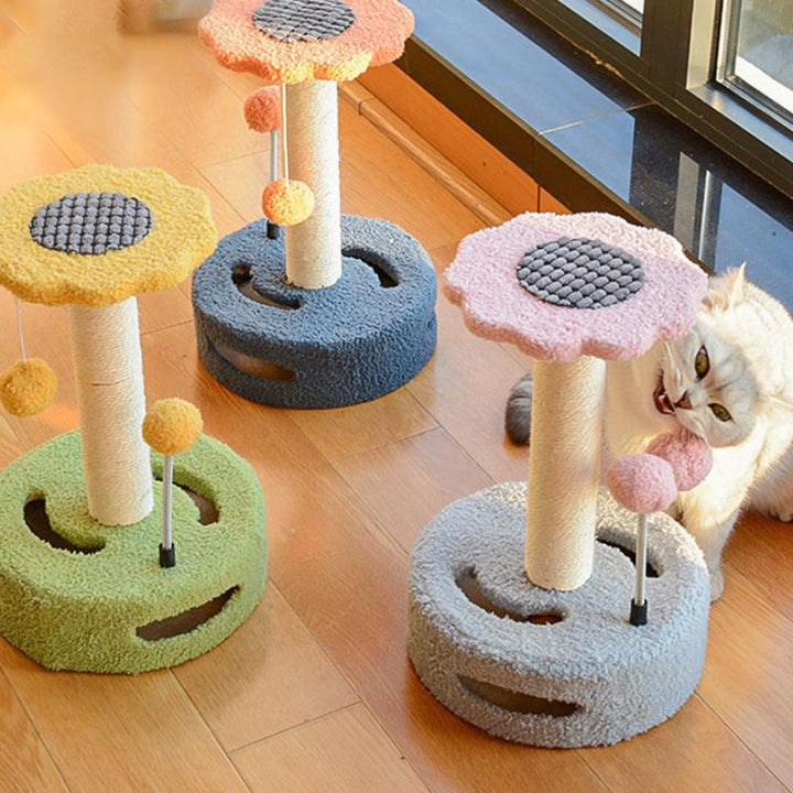 Interactive Sisal Cat Scratching Post with Hanging Balls