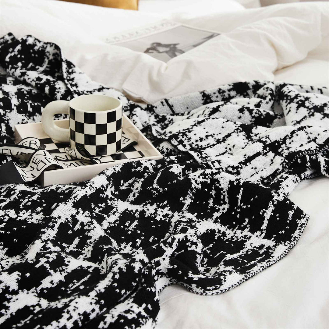 Luxury Wool Knitted Blanket - Elegant Wearable Sofa Bed Throw - Perfect for Home, Travel, and TV Time