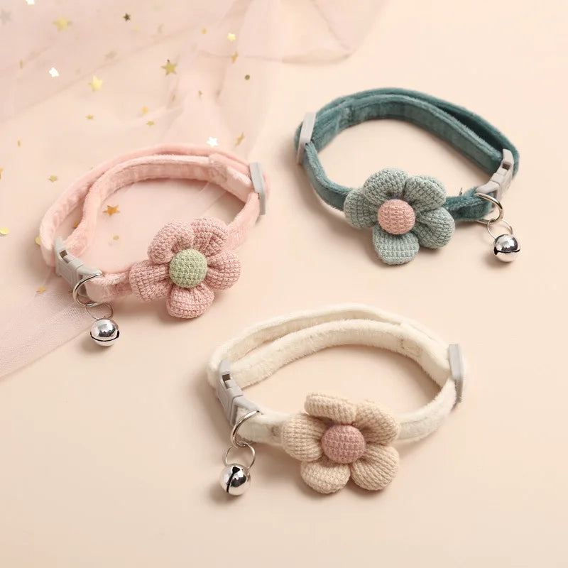 Adjustable Cat Collar with Cute Flower and Bell