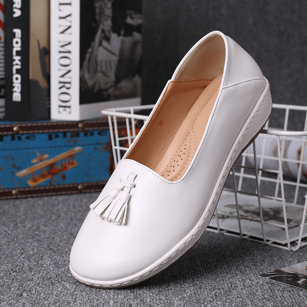 LOSTISY Women Tassel Solid Color Casual Casal Comfy Flats - MRSLM