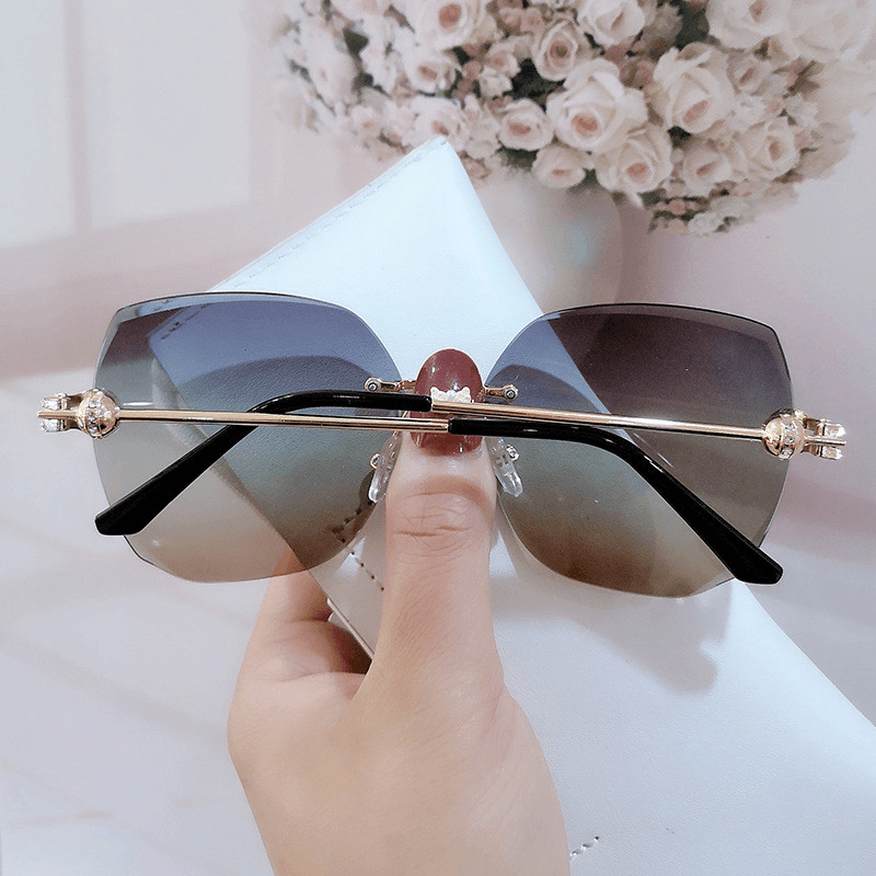 Planet-Shaped Rimless Cut-Edge Sunglasses - MRSLM