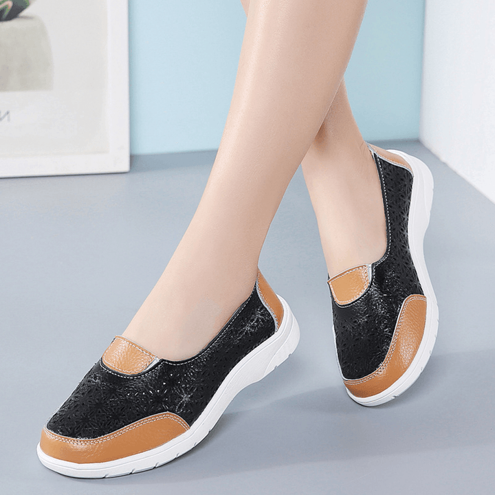 Women Hollow Leather Slip on Solid Color Soft Sole Flats - MRSLM