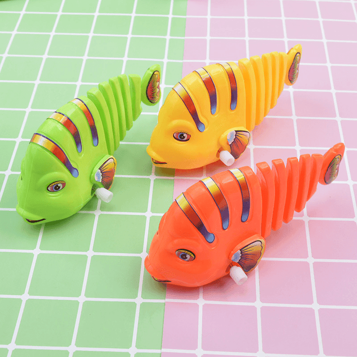 Children'S Toy Swing Fish Clockwork on the Chain, Small Animals Can Run, Cartoon Creative Gifts, Moving Fish, Swing Tail Fish - MRSLM