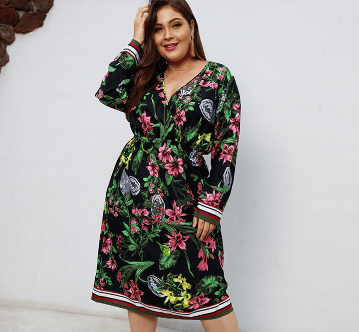 Printed long sleeved V-neck dress - MRSLM