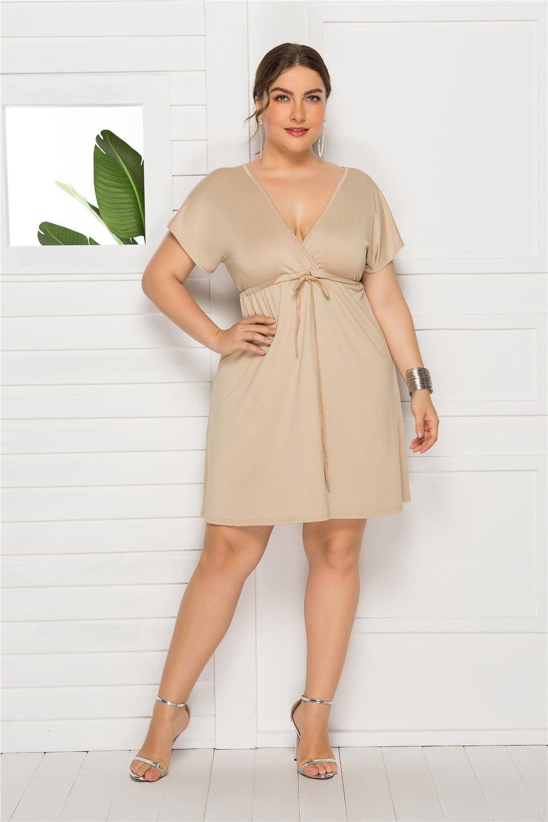 Solid color short sleeve deep V-neck short dress - MRSLM