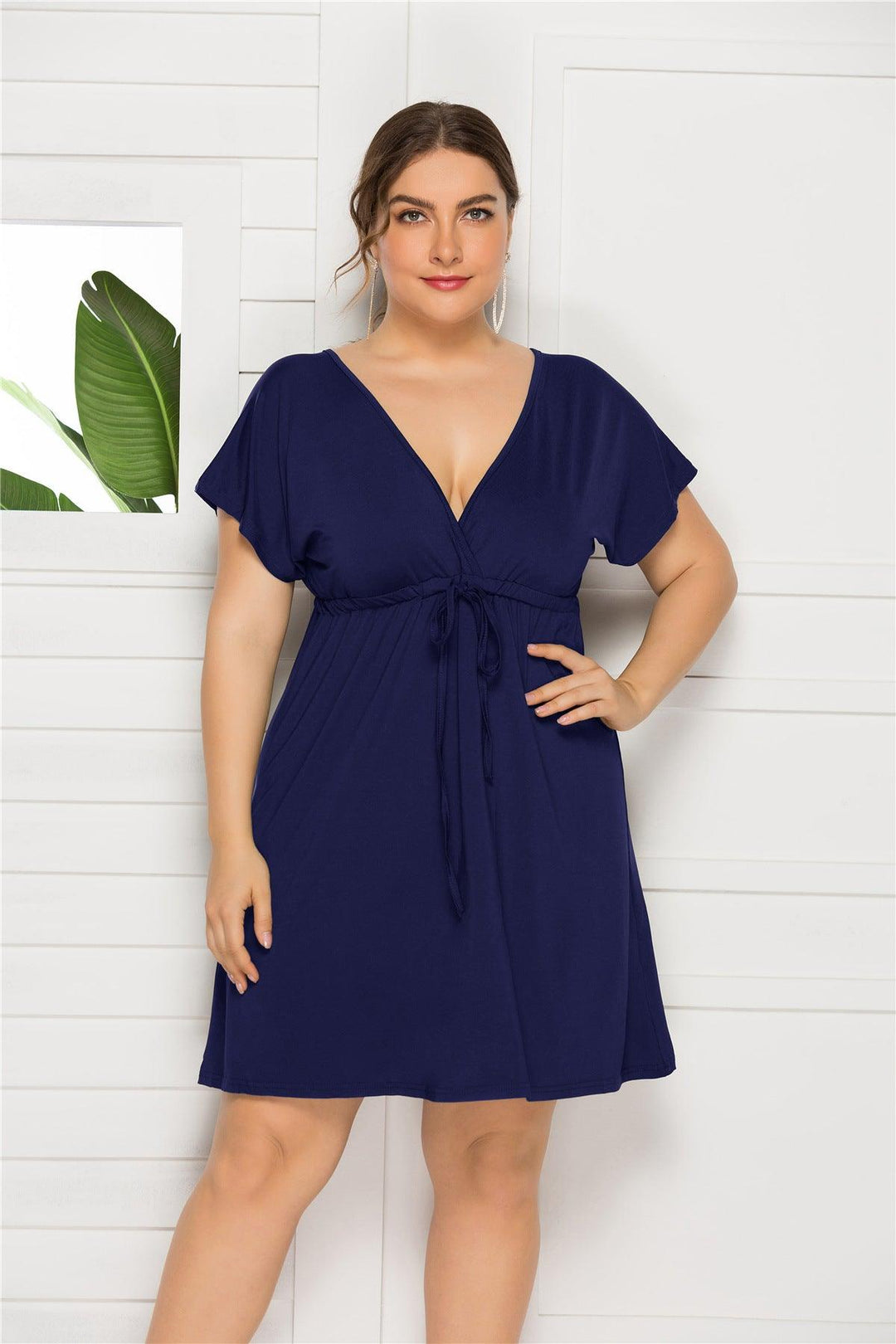 Solid color short sleeve deep V-neck short dress - MRSLM