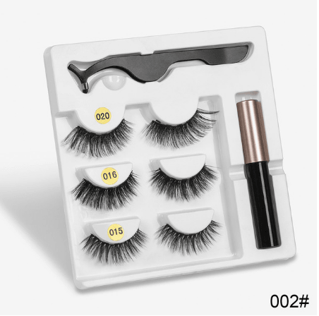 A Pair Of False Eyelashes With Magnets In Fashion - MRSLM